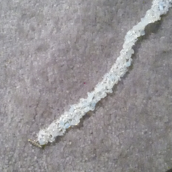 Beautiful Aurora Quartz 18" Cluster Necklace W/ Silver Tone Closure - Picture 7 of 8